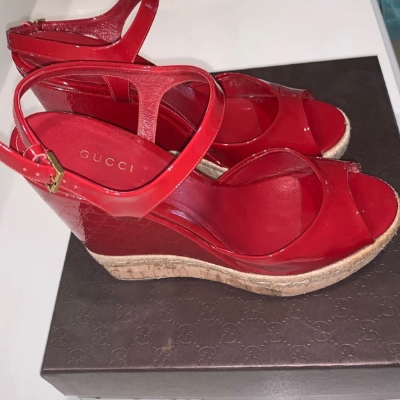 Gucci Red Hollie Patent Leather Platform Vernice Crystal Rose Bed Wedges - Picture 4 of 10